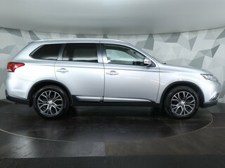 2018 Mitsubishi Outlander III Рестайлинг 2, серебристый, 1525000 рублей, вид 4