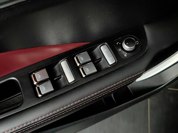 2023 Geely Coolray I, серый, 1599000 рублей - вид 19