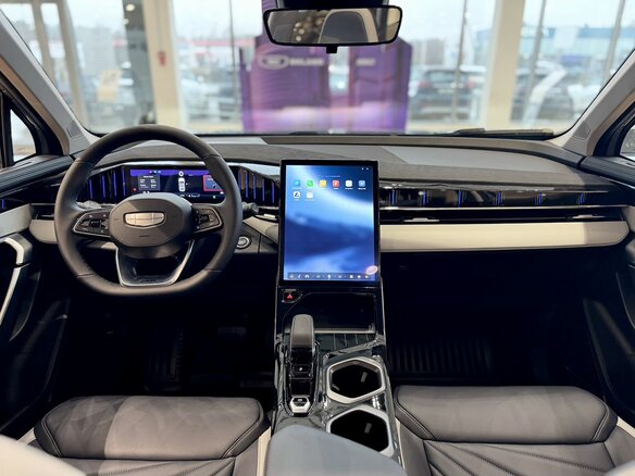 2026 Geely Atlas II, серебристый - вид 25