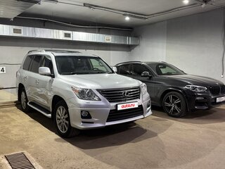 2010 Lexus LX 570 III, серебристый, 4250000 рублей, вид 1