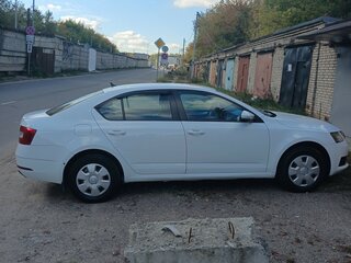 2017 Skoda Octavia III (A7), белый, 715000 рублей, вид 3