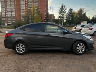 2013 Hyundai Solaris I, серый, 680000 рублей, вид 5