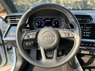 2023 Audi A3 Sportback 35 TFSI IV (8Y), белый, 1725025 рублей, вид 4