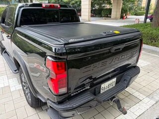 2024 Chevrolet Colorado III, чёрный, 6000039 рублей, вид 4