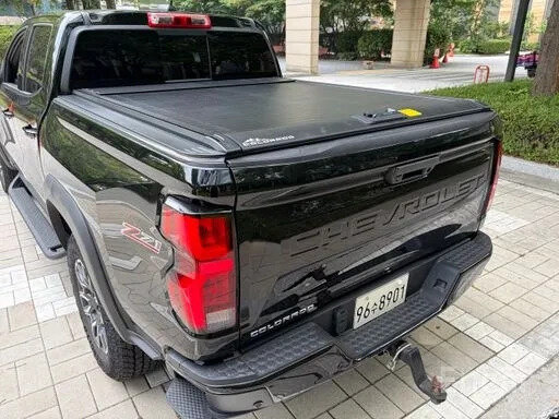 2024 Chevrolet Colorado III, чёрный, 6000039 рублей - вид 3