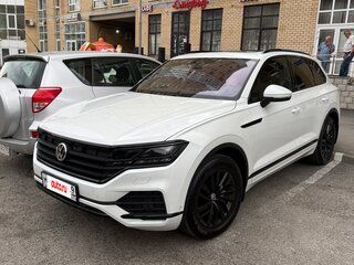 2019 Volkswagen Touareg III, белый, 4500000 рублей, вид 1