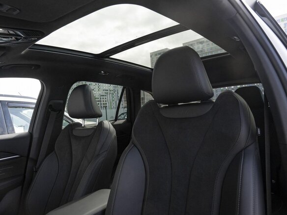 2026 Geely Monjaro I Рестайлинг, белый, 4954990 рублей - вид 7