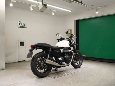 2019 Triumph Street Twin, белый, 757000 рублей, вид 5