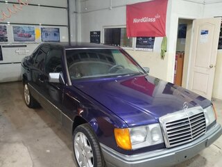 1993 Mercedes-Benz E-Класс 220 I (W124), синий, 600000 рублей, вид 2