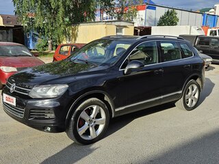 2010 Volkswagen Touareg II, чёрный, 2100000 рублей, вид 3