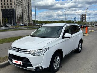 2014 Mitsubishi Outlander III Рестайлинг, белый, 2600000 рублей, вид 1