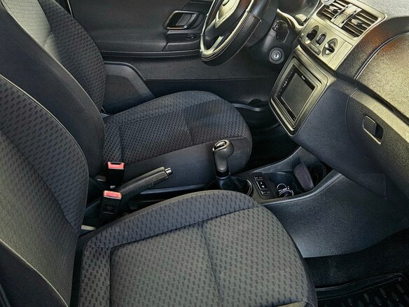 2010 Skoda Fabia II Рестайлинг, серый, 650000 рублей - вид 6