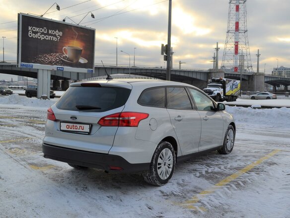 2017 Ford Focus III Рестайлинг, серебристый - вид 3