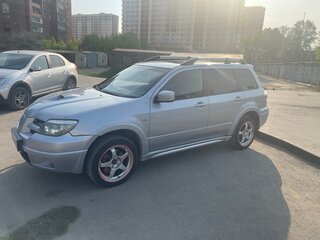 2005 Mitsubishi Outlander I, серебристый, 1200000 рублей, вид 4