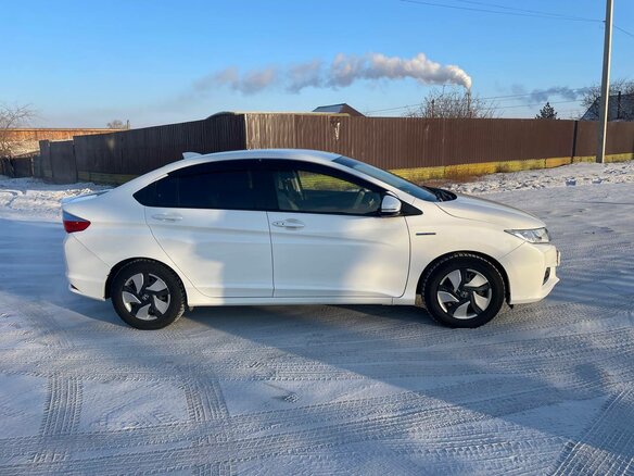 2017 Honda Grace I, белый, 1100000 рублей - вид 3