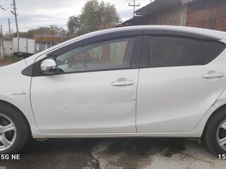2014 Toyota Aqua I, белый, 850000 рублей, вид 4