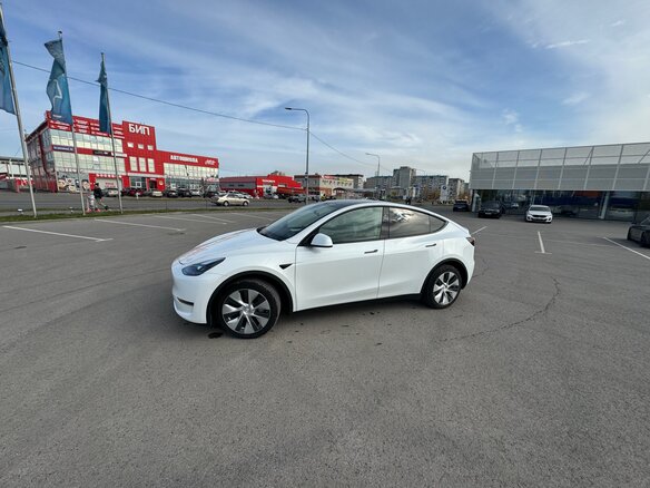 2023 Tesla Model Y Long Range I, белый, 5600000 рублей - вид 10