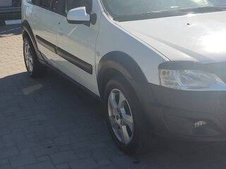 2017 Lada (ВАЗ) Largus Cross I, белый, 780000 рублей, вид 2