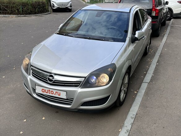 2010 Opel Astra H Рестайлинг, серебристый, 600000 рублей - вид 3