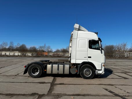 2011 Volvo FH, белый, 2000000 рублей, вид 3