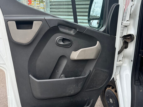 2014 Renault Master, белый, 1800000 рублей, вид 4