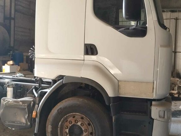 2012 Renault Premium, белый, 3900000 рублей - вид 5