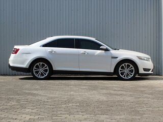 2012 Ford Taurus VI Рестайлинг, белый, 2050000 рублей, вид 3