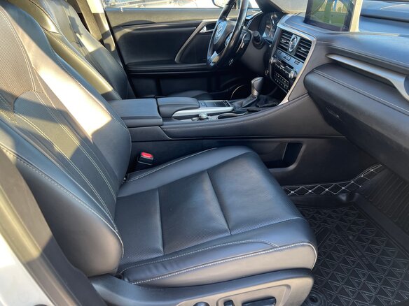 2019 Lexus RX 300 IV Рестайлинг, белый, 5500000 рублей - вид 8