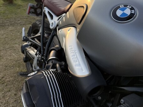 2023 BMW R Nine T Scrambler, серебристый, 1500000 рублей, вид 3