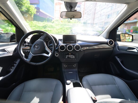 2014 Mercedes-Benz B-Класс 180 II (W246), чёрный, 2200000 рублей - вид 5
