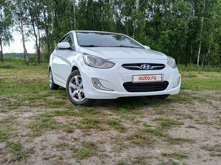 2013 Hyundai Solaris I, белый, 685000 рублей, вид 3