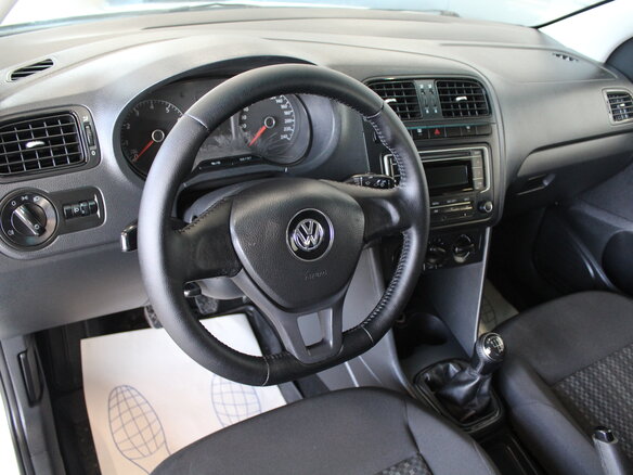 2015 Volkswagen Polo V, белый - вид 6