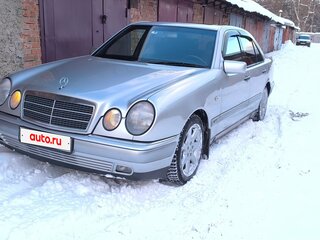 1998 Mercedes-Benz E-Класс 240 II (W210, S210), серебристый, 700000 рублей, вид 2