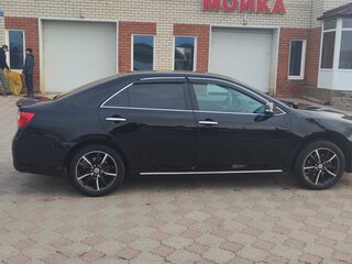 2013 Toyota Camry VII (XV50), чёрный, 1650000 рублей, вид 3