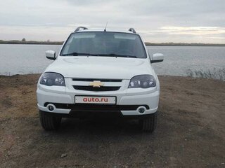 2016 Chevrolet Niva I Рестайлинг, белый, 880000 рублей, вид 2