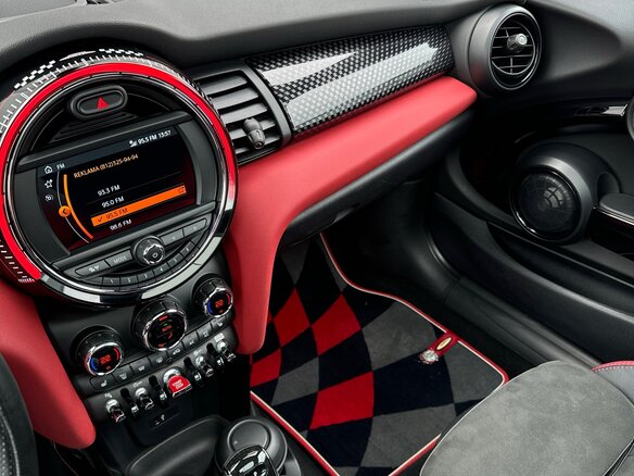 2019 Mini Hatch JCW III (F55/F56) Рестайлинг, серебристый, 2400000 рублей - вид 8