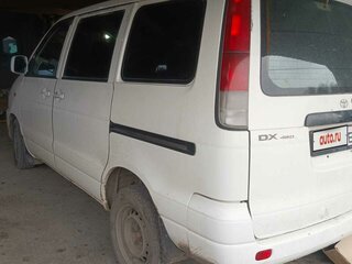 2000 Toyota Town Ace Noah III, белый, 680000 рублей, вид 3
