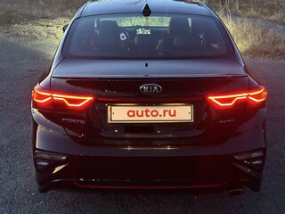 2021 Kia Forte III Рестайлинг, чёрный, 1750000 рублей, вид 2
