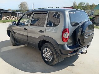 2013 Chevrolet Niva I Рестайлинг, серый, 405000 рублей, вид 3