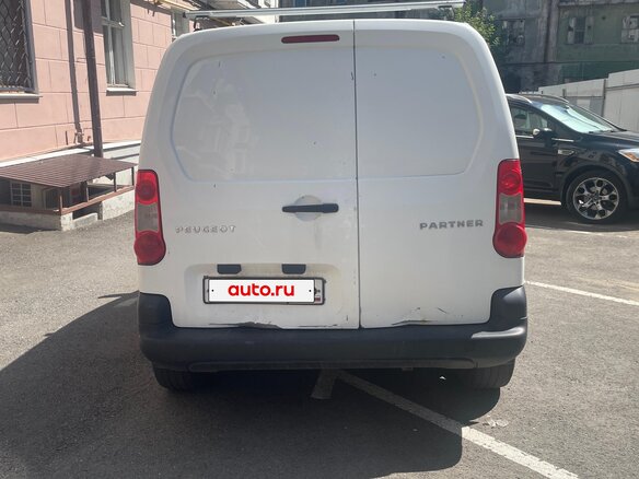 2011 Peugeot Partner II, белый, 450000 рублей - вид 6