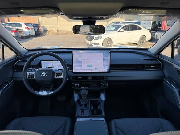 2026 Toyota RAV4 VI (XA60), белый, 4286800 рублей - вид 11