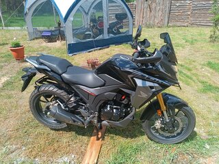 Honda CB 200X
