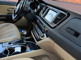 2018 Kia Carnival III, белый, 2599999 рублей, вид 4