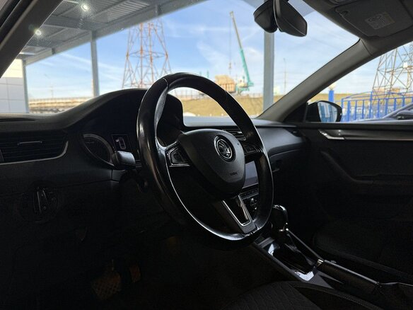 2017 Skoda Octavia III (A7) Рестайлинг, белый, 1599000 рублей - вид 11