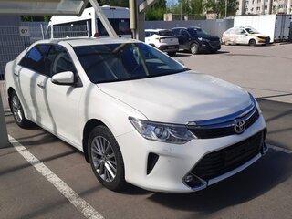 2016 Toyota Camry VII (XV50) Рестайлинг, белый, 2350000 рублей, вид 5