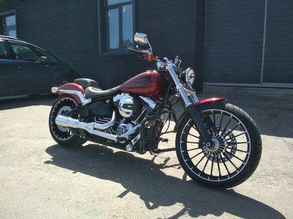 2017 Harley-Davidson Breakout, красный, 1800000 рублей - вид 2