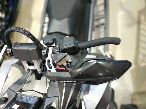 2019 Polaris 800 Titan, серый - вид 12