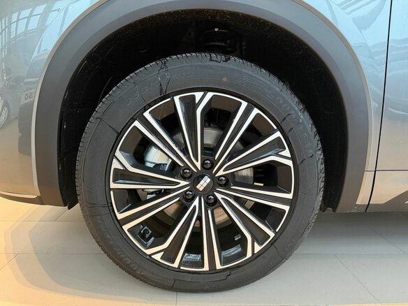 2026 Geely EX5 Гибрид EM-R, серый - вид 19