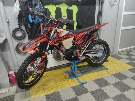 2020 KTM 300 EXC, красный, 650000 рублей, вид 2