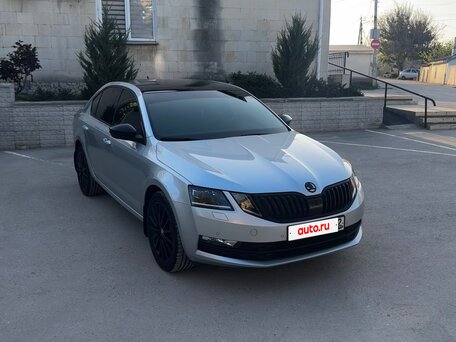 2019 Skoda Octavia III (A7) Рестайлинг, серебристый, 2050000 рублей, вид 3